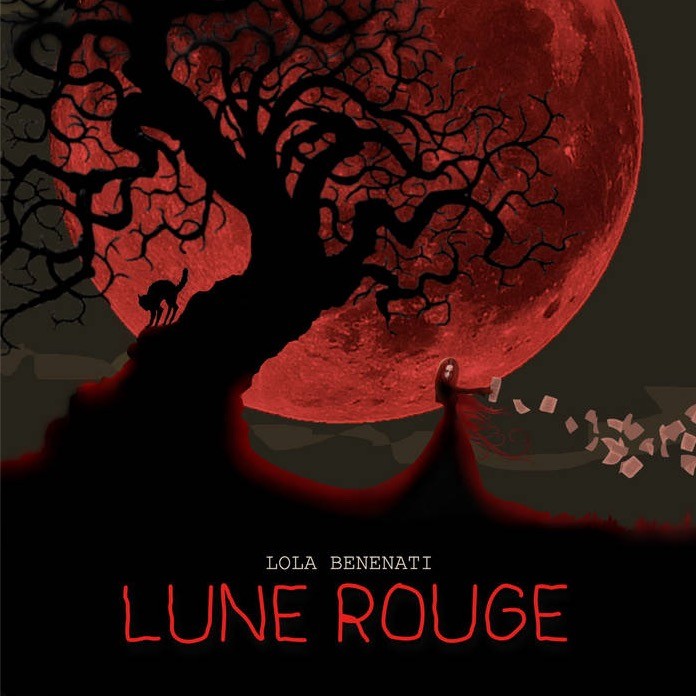Pochette de l’EP Lune Rouge : un arbre noir se découpant sur une immense lune rouge, une petite silhouette en bas, titre en capitales rouges.